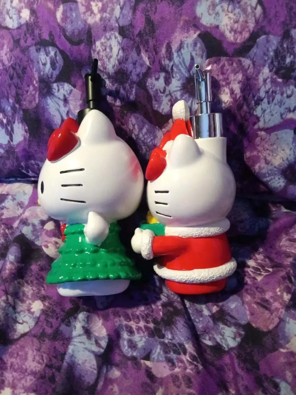 Sanrio Hello Kitty Christmas Holiday Soap & Lotion Dispenser Set! Santa & Tree!